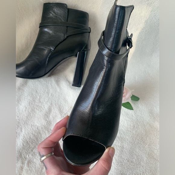 Banana Republic Gayle leather open toe ankle boots - Picture 5 of 15